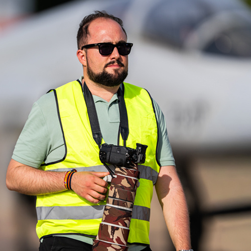 Jorge-Guardia-aviation-photographer-portrait Portrait of Jorge Guardia, aviation photographer