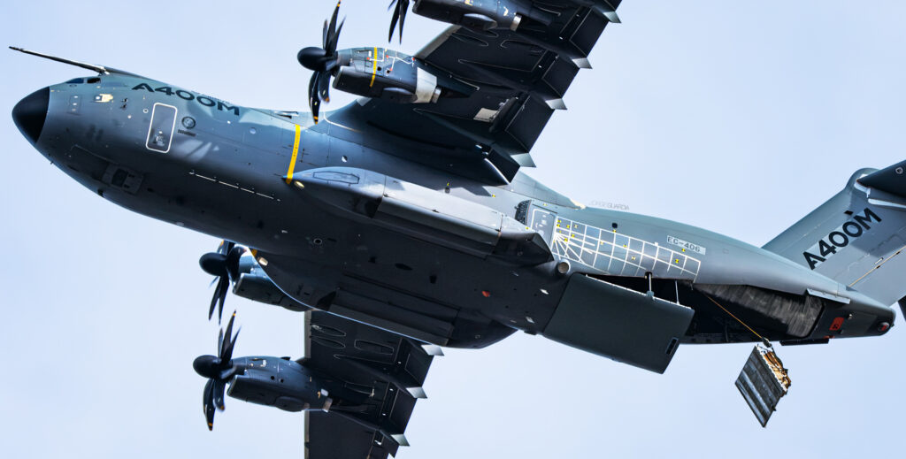 Airbus A400M performing a Flight Test dropping a load over Guadalajara