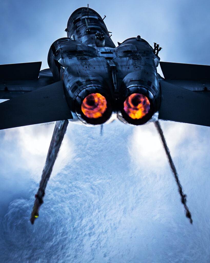 F18-spanish-air-force-afterburner-airshow F18 from Spanish Air Force flying inverted with afterburners